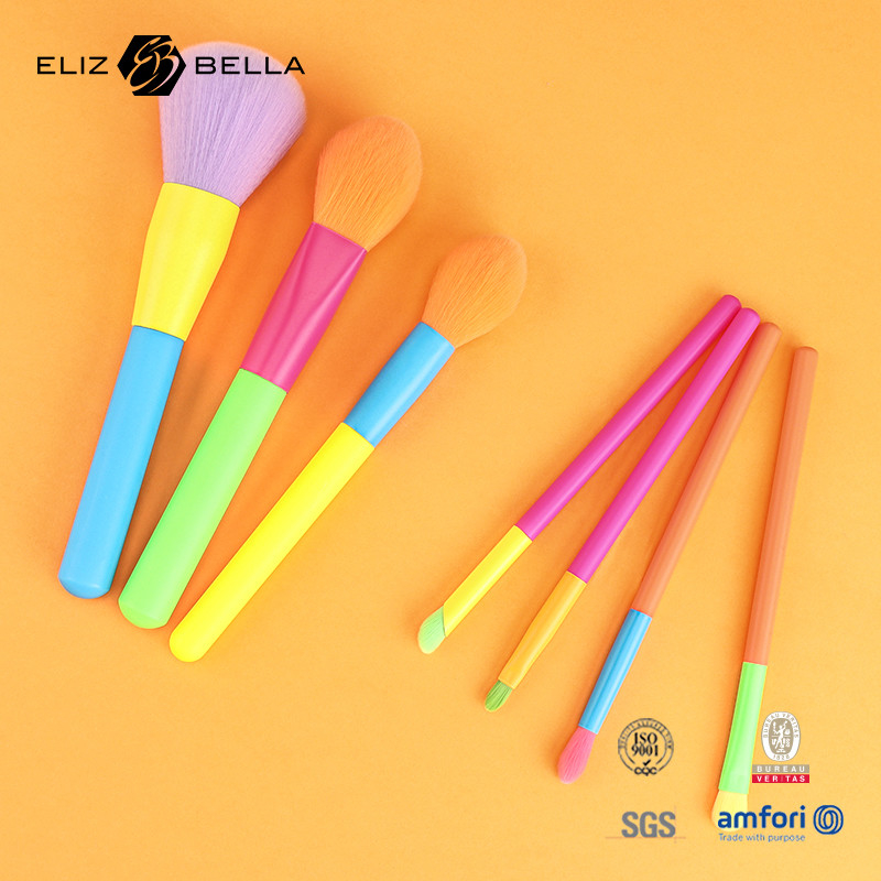 12pcs พลาสติกมือเครื่องสําอางชุดสําหรับพื้นฐาน ฝุ่นสีแดง Eyeshadow Brushes,ไนลอนผมเครื่องสําอาง